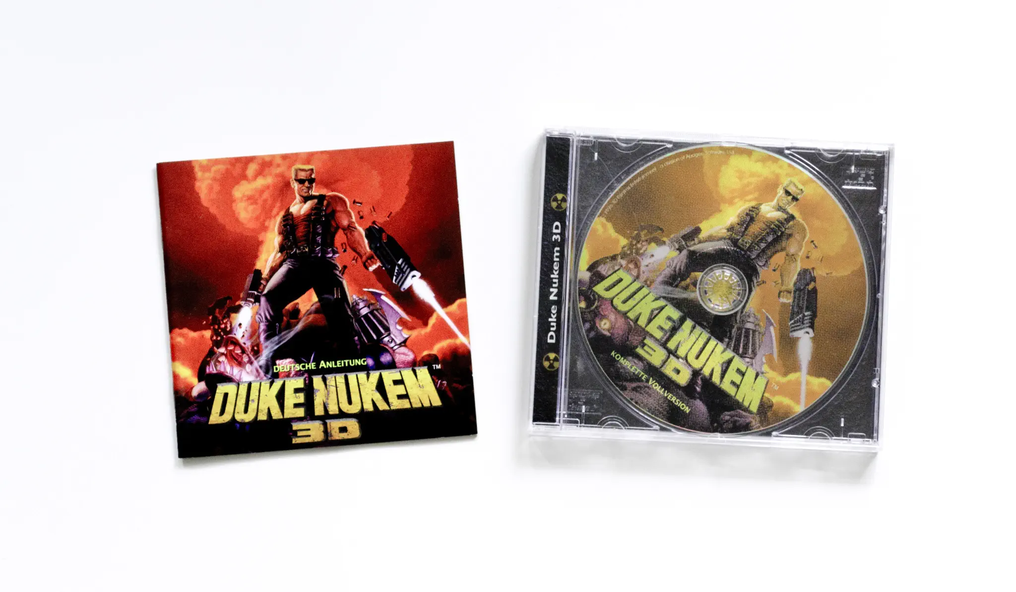 Photo of the content of Duke Nukem 3D (1996, PC, AT/CH); developed by 3D Realms Entertainment, Inc., published by FormGen, Inc.; Hi-res 3D box available at https://bigboxcollection.com