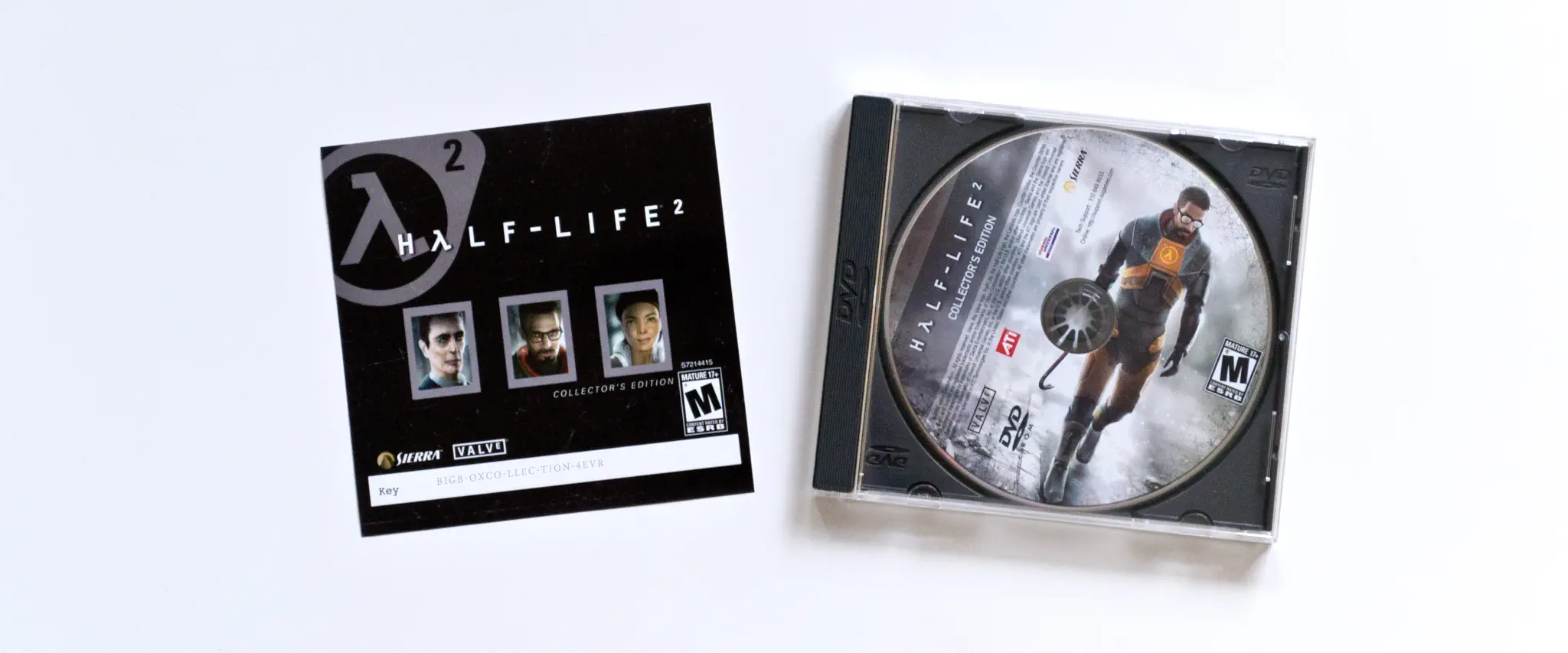 Photo of the content of Half-Life 2 (2004, PC, US, Collector's Edition) Photo of the content of Half-Life 2 (2004, PC, US, Collector's Edition); developed by Various, published by Vivendi Universal Games, Inc.; Hi-res 3D box available at https://bigboxcollection.com
