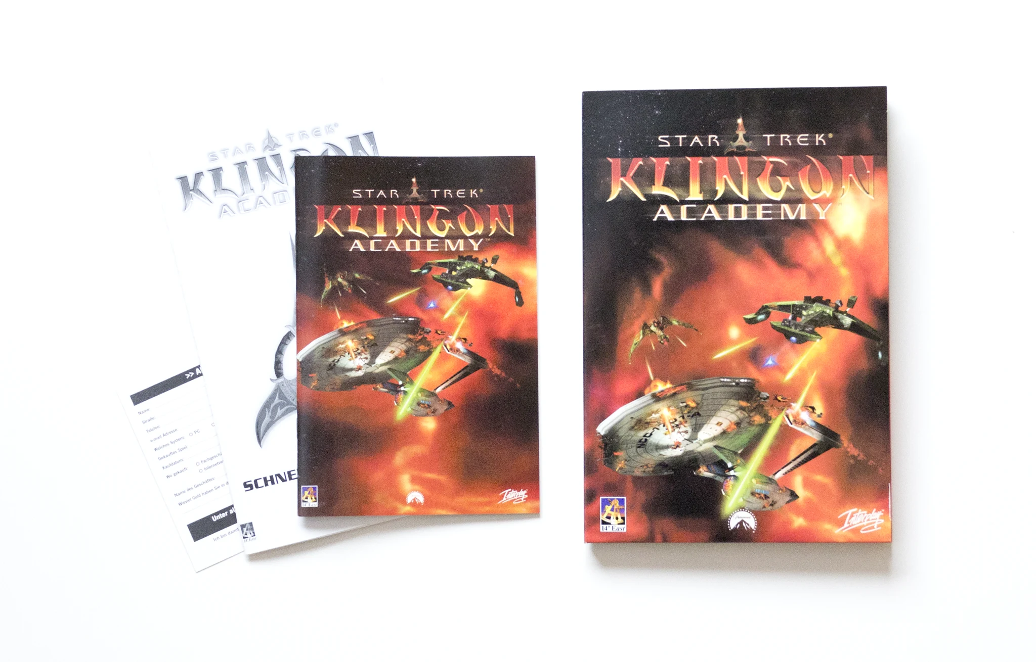 Photo of the content of Star Trek: Klingon Academy (2000, PC, DE) Photo of the content of Star Trek: Klingon Academy (2000, PC, DE); developed by 14° East, published by Interplay Entertainment Corp.; Hi-res 3D box available at https://bigboxcollection.com