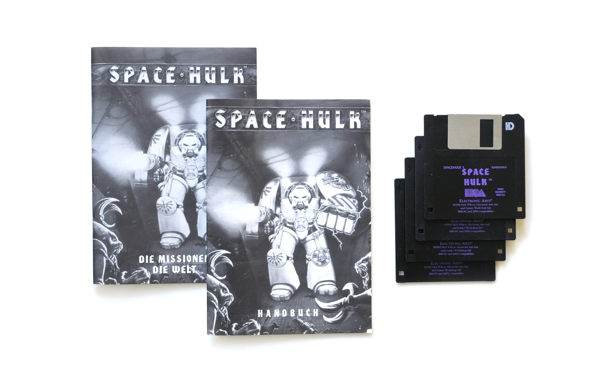 Photo of the content of Space Hulk (1993, PC, EU) Photo of the content of Space Hulk (1993, PC, EU); developed by Electronic Arts, Inc., published by Electronic Arts Ltd.; Hi-res 3D box available at https://bigboxcollection.com