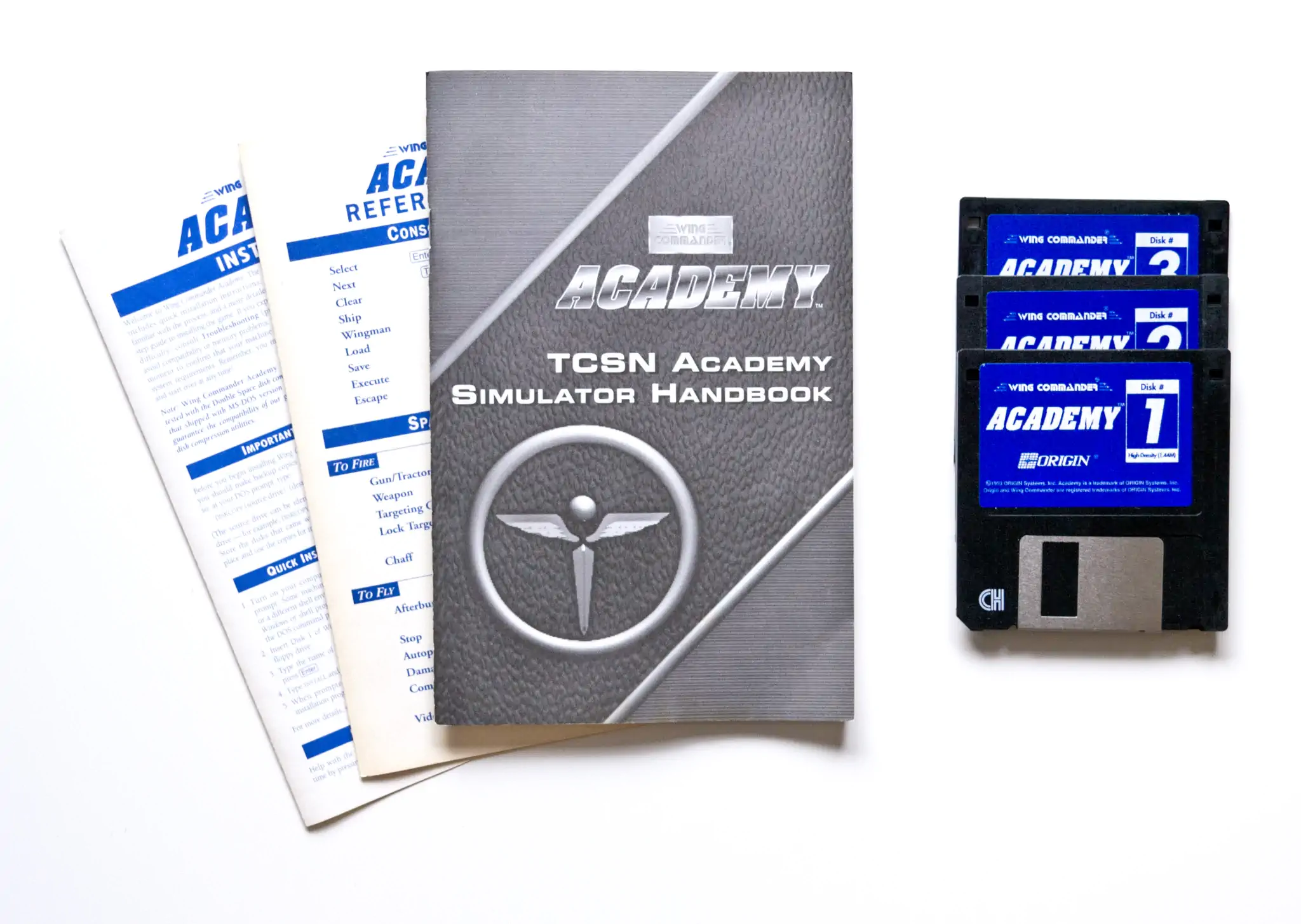 Photo of the content of Wing Commander Academy (1993, PC, US); developed by ORIGIN Systems, Inc., published by ORIGIN Systems, Inc.; Hi-res 3D box available at https://bigboxcollection.com